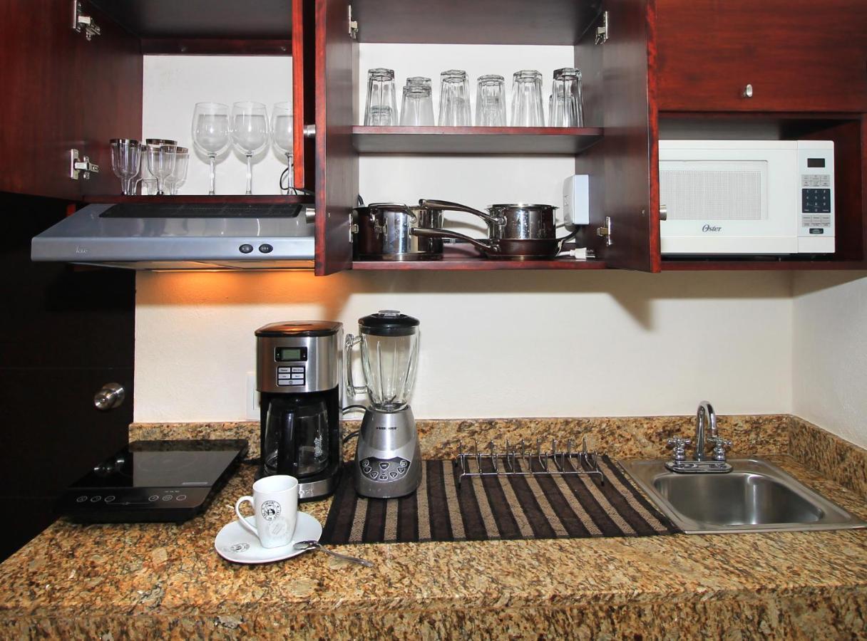 Papagayo Hotel Boutique ปลายาเดลการ์เมน ภายนอก รูปภาพ A kitchen with granite countertops
